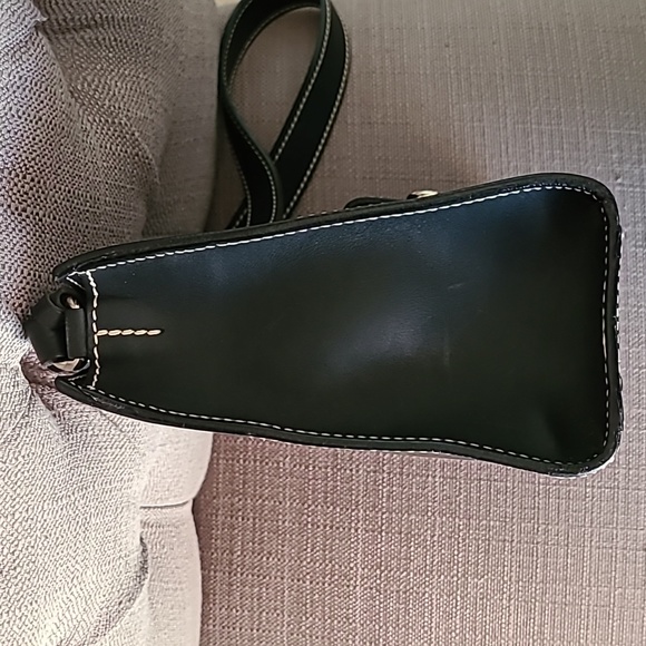 Dooney & Bourke - Alto Ring Flap Italian vachetta shoulder bag - Picture 3 of 12